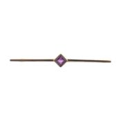 15CT WHITE & YELLOW GOLD AMETHYST SET BAR BROOCH