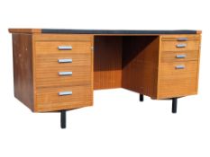 MID 20TH CENTURY EXECUTIVE TEAK WOOD PEDESTAL DESK