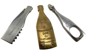 THREE VINTAGE 20TH CENTURY NOVELTY ADVERTISING BOTTLE SHAPED PENKNIVES / CORKSCREWS