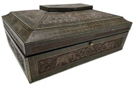 HUNTLEY & PALMER - NOVELTY BISCUIT TIN