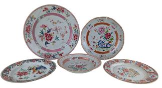 FIVE 18TH CENTURY QING DYNASTY FAMILLE ROSE CHARGERS