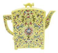 YELLOW GROUNG FAMILLE ROSE TEAPOT 黄地粉彩缠枝莲方壶