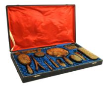EARLY 20TH CENTURY CHINESE TORTOISESHELL TYPE DRESSING SET 清末民初外销玳瑁梳洗套装