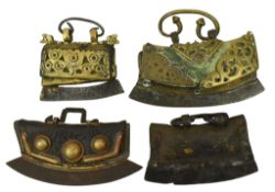 FOUR 19TH/20TH CENTURY TIBETAN CHUCKMUCK MECHAG TINDER POUCHES 十九至二十世紀 皮製銀火鐮包