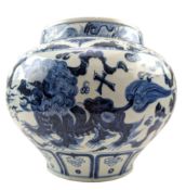 LARGE CHINESE YUAN STYLE BLUE & WHITE PORCELAIN JAR 青花狮子戏球纹罐