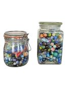 COLLECTION OF VINTAGE 20TH CENTURY GLASS MARBLES