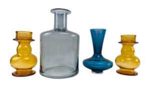 FOUR VINTAGE & CONTEMPORARY STUDIO ART GLASS VASES IN THE RIIHIMAKI & HOLMEGAARD STYLE