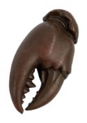 VINTAGE CHINESE / JAPANESE BRONZE AMULET IN THE FORM OF A CRAB CLAW