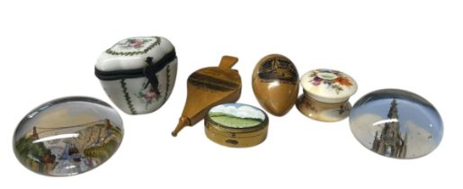 SEVEN 19TH CENTURY & LATER TRINKET ITEMS, TO INCLUDE MAUCHLINE WARE & MORE