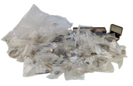 LARGE COLLECTION OF VARIOUS WATCH PARTS