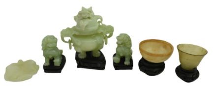 COLLECTION OF SIX GREEN STONE /BOWENITE CENSER, LIONS & BRUSH WASHER