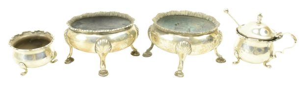 PAIR OF GEORGE III HALLMARKED SILVER SALT CELLARS & A SILVER CRUET SET