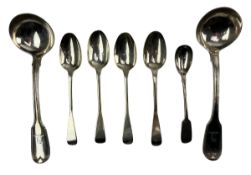 PAIR OF GEORGE IV HALLMARKED SILVER SAUCE LADLES & 5 VICTORIAN SILVER TEASPOONS