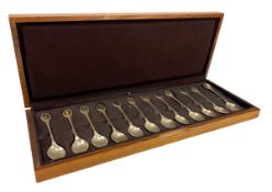 CASED ELIZABETH II HALLMARKED SILVER 'HERRING GULL' COMMEMORATIVE SPOONS