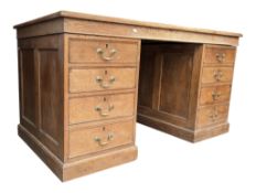 VICTORIAN 19TH CENTURY OAK & LEATHER TWIN PEDESTAL OFFICE DESK