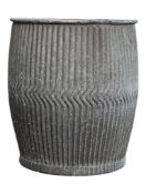 EARLY 20TH CENTURY VINTAGE GALVANISED METAL DOLLY TUB