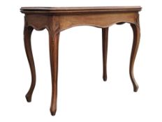 19TH CENTURY FRENCH WALNUT CARD / GAMES TABLE