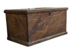 VICTORIAN 19TH CENTURY SMALL PROPORTION BLANKET BOX