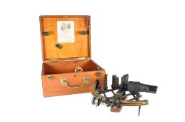 VINTAGE MID 20TH CENTURY SHIP'S SEXTANT INSTRUMENT
