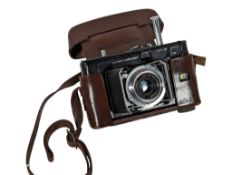 VOIGTLANDER, GERMANY - VINTAGE MID CENTURY VITESSA 35MM CAMERA