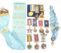 COLLECTION OF MASONIC MEDALS & REGALIA