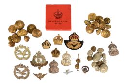 COLLECTION OF ASSORTED BRITISH MILITARY BADGES & BUTTONS