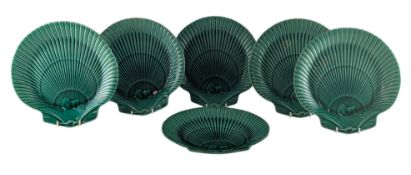WEDGWOOD - ETRURIA & BARLASTON MAJOLICA GREEN SHELL PLATES