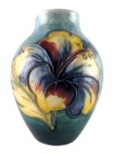MOORCROFT - HIBISCUS - 20TH CENTURY CERAMIC MINIATURE VASE