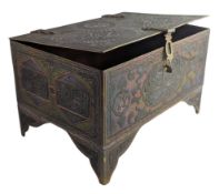 METAL LIDDED CASKET / BOX WITH ARABIC DESIGNS
