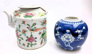 QING DYNASTY FAMILLE ROSE TEAPOT & BLUE AND WHITE GINGER JAR 清 粉彩茶壶和青花冰梅罐