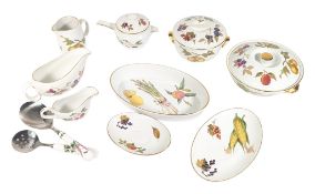 COLLECTION OF ROYAL WORCESTER EVESHAM PORCELAIN TABLEWARE