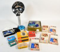 VINTAGE KALART SPEED FLASH & FLASHBULBS