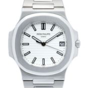 PATEK PHILIPPE Nautilus "Jumbo" Herrenuhr, Ref. 5711/1A-011. Full Set 2013.