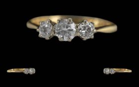 Ladies 18ct Gold Attractive 3 Stone Diam