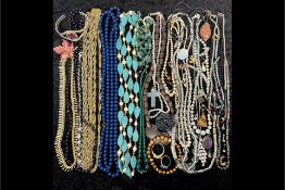 Collection of Costume Jewellery, compris