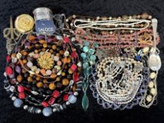 Collection of Costume Jewellery, compris