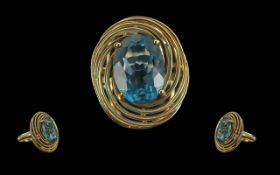 Ladies Pleasing Design 9ct Gold Single S