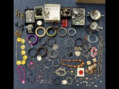 Box of Miscellaneous Collectibles, including Olde Bell milk jug and sugar bowl, child's boxed gift