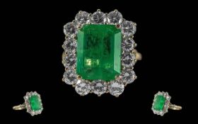A Stunning Ladies 18ct Gold Emerald and Diamond Set Ring, Marked 18ct to Interior of Shank. The