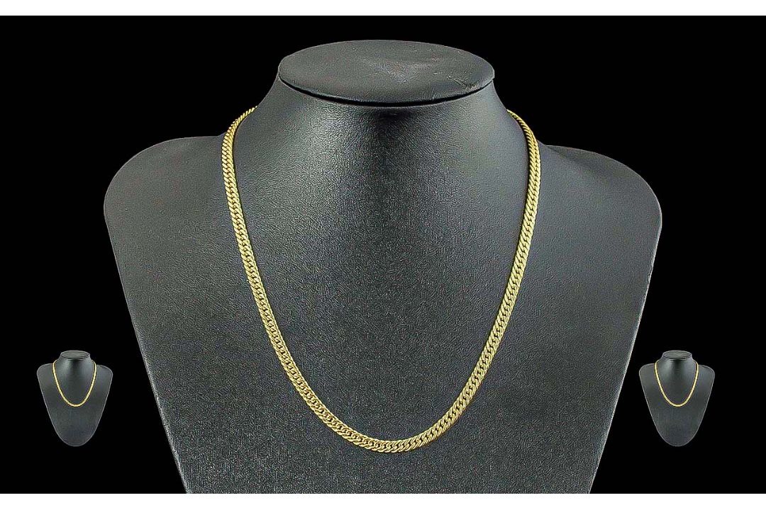 A Fine Quality and Pleasing 9ct Gold Well Designed Necklace of Excellent Warm Coloured Gold.