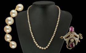 Victorian Period 1837 - 1901 Ladies Excellent Quality Single Strand Natural Pearl Necklace with