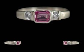 Ladies Pleasing 18ct White Gold Pink Sapphire / Diamond Set Dress Ring. Marked 18ct to Interior of