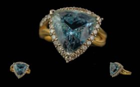 Ladies Excellent 18ct Gold Diamond & Aquamarine Set Ring. Full hallmark to interior of shank. The