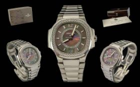Patek Philippe - Geneve ' Nautilus ' Series Ladies Stainless Steel 29 Jewels Diamond Set Automatic