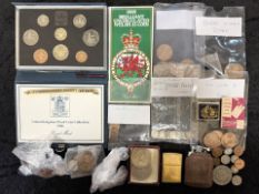Good Mixed Bag of Collectables.