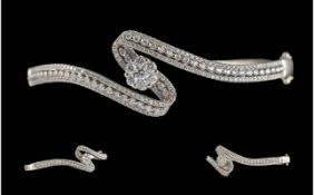 Ladies Quality 18ct White Gold Diamond Set Hinged Bangle, Marked 750 - 18ct.