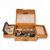 A small quantity of assorted mainly costume jewellery and other items, including a paste set buckle,