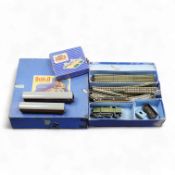 A small collection of Hornby Dublo railway for 3-rail running, including; an LNER class N2, 0-6-2T
