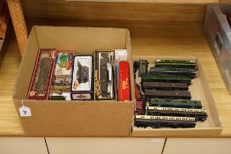 A quantity of 00 gauge model railway by Tri-ang, Mainline, Dapol, Bachmann, GMR, Hornby Dublo,