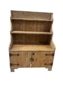An oak and pine graduated open bookcase cupboard, width 91cm, depth 44cm, height 121cm